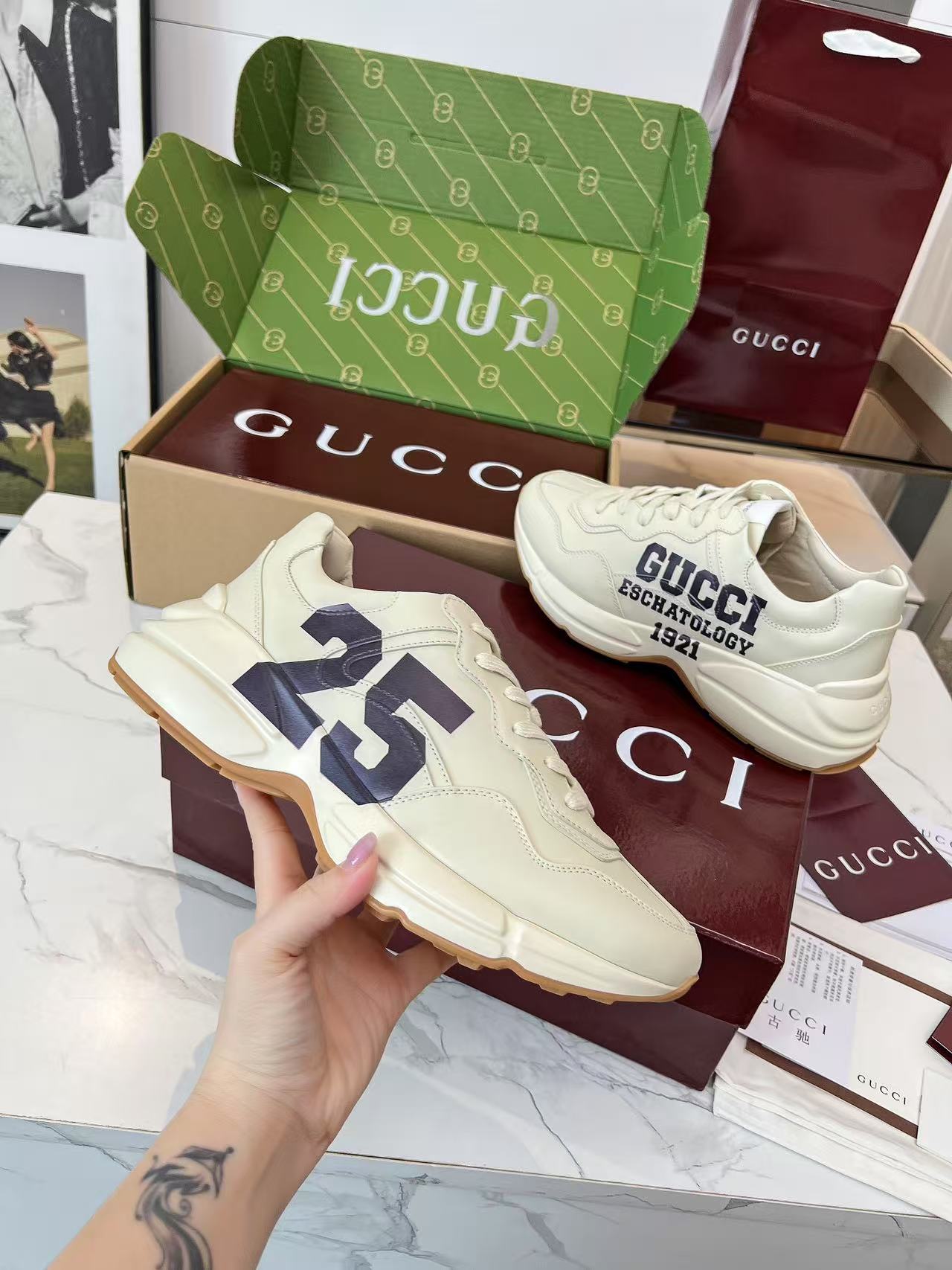 Gucci Sneakers-185