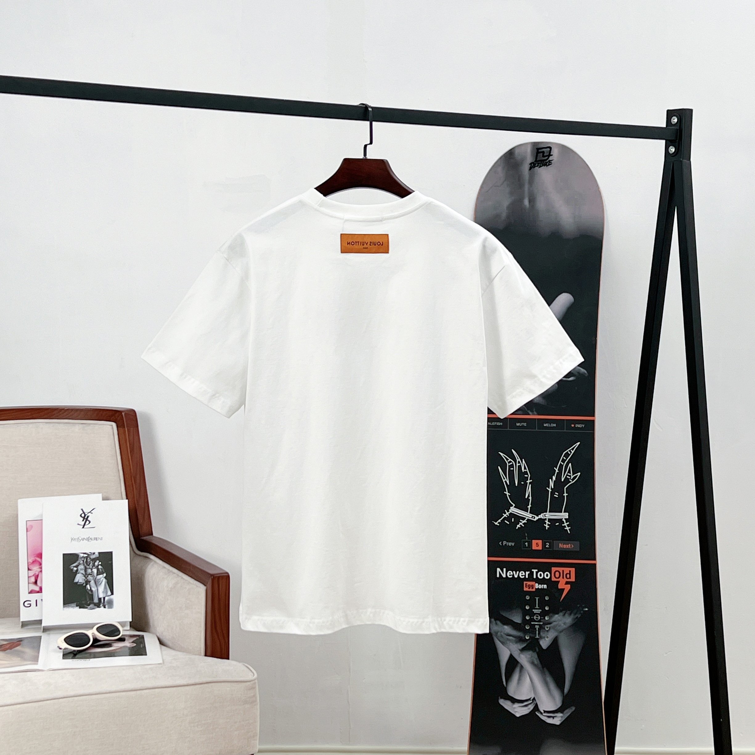 LV clothing-91