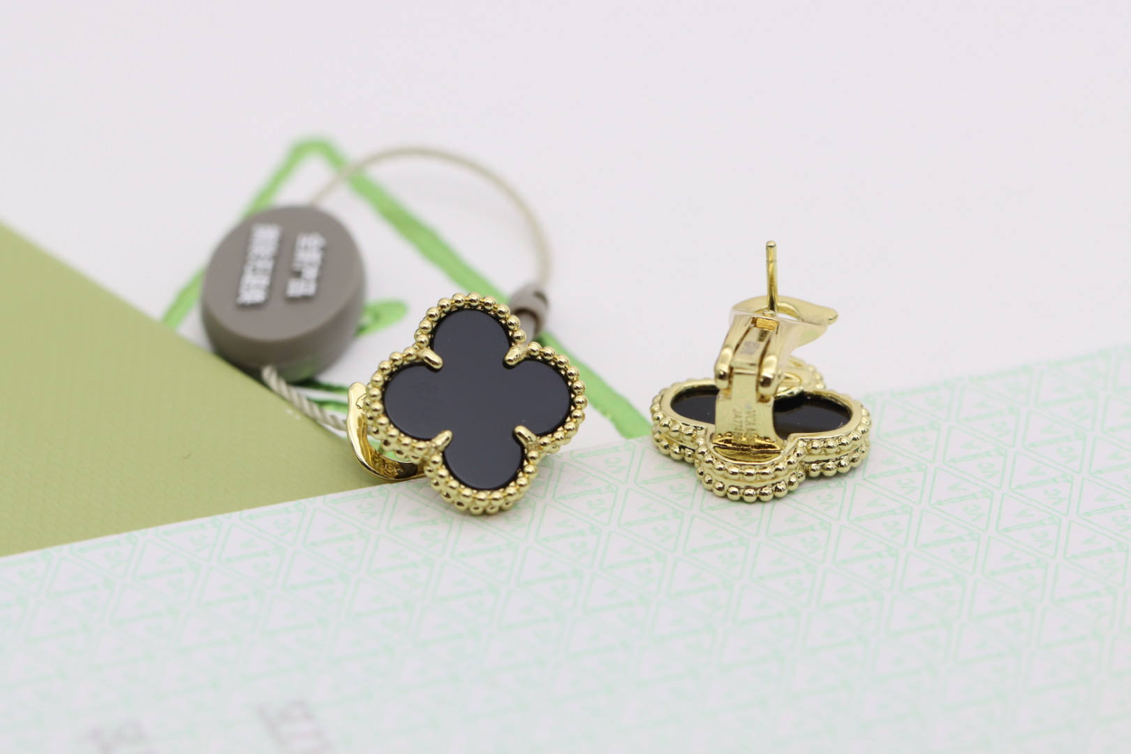 Van Cleef & Arpels earring-8