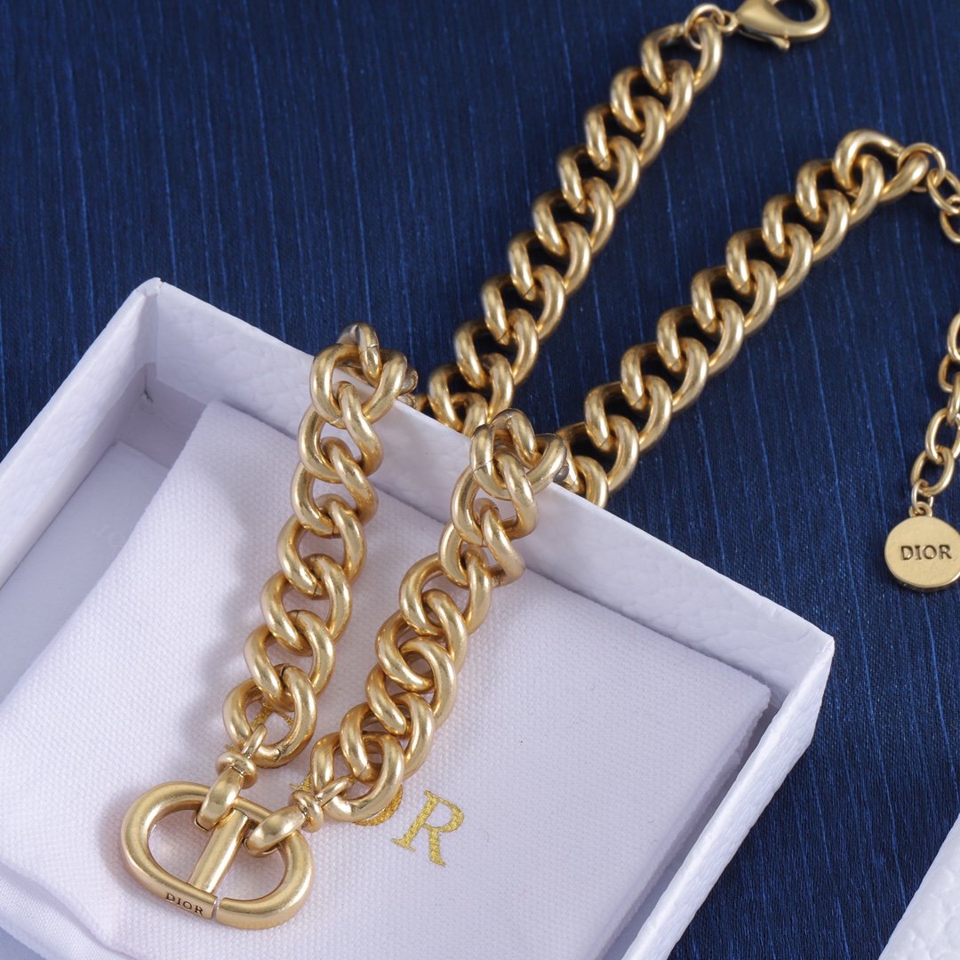 Dior necklace-10