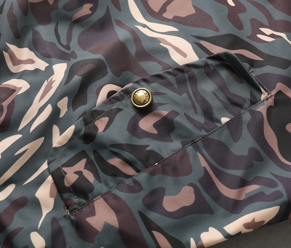 LV Clothing-261