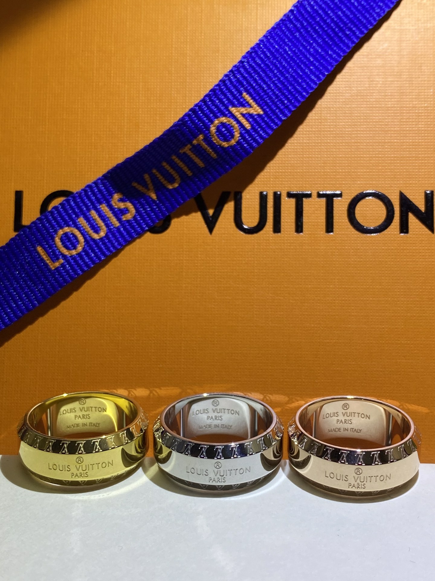 LV ring-68