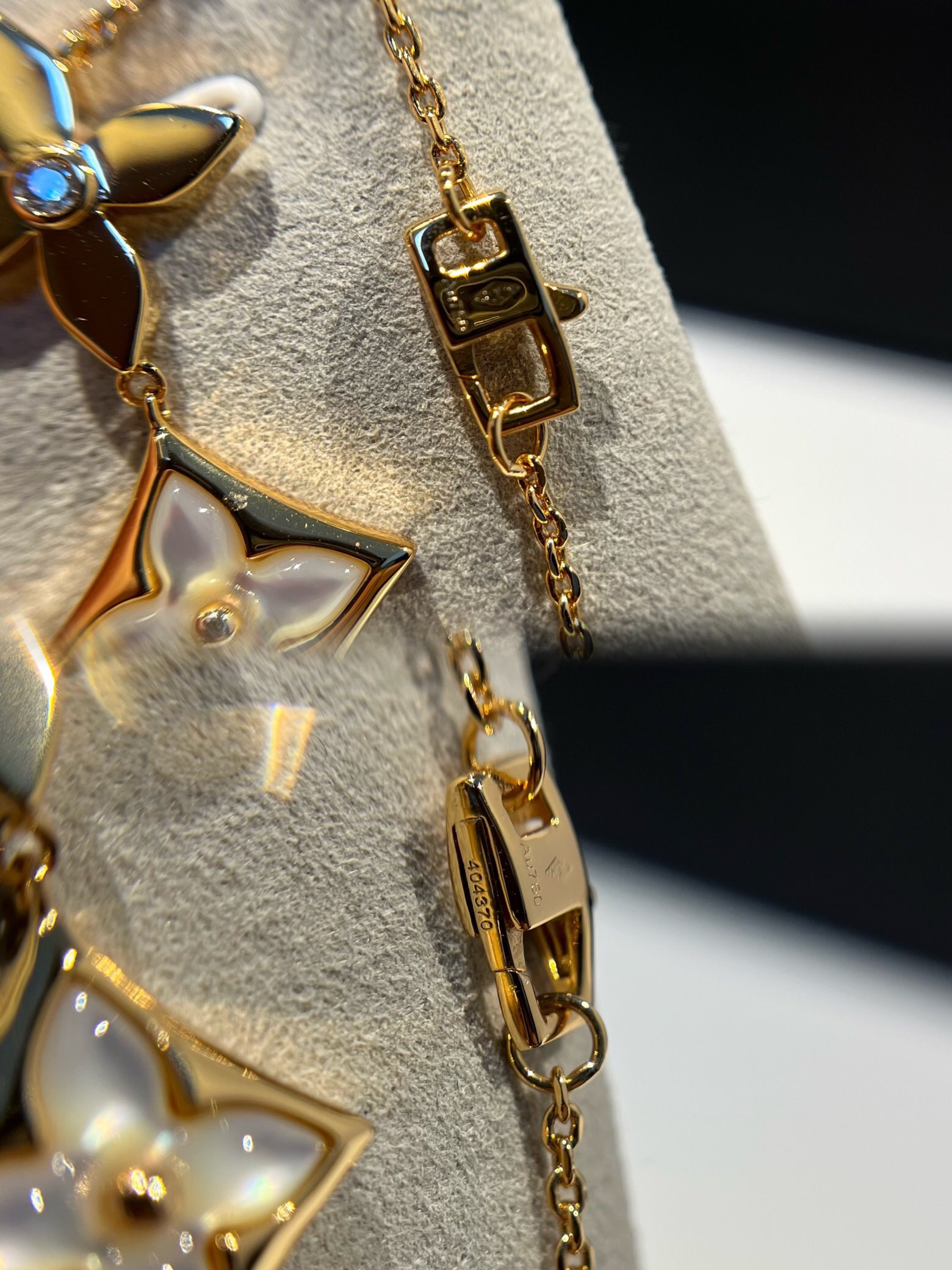 LV necklace-9