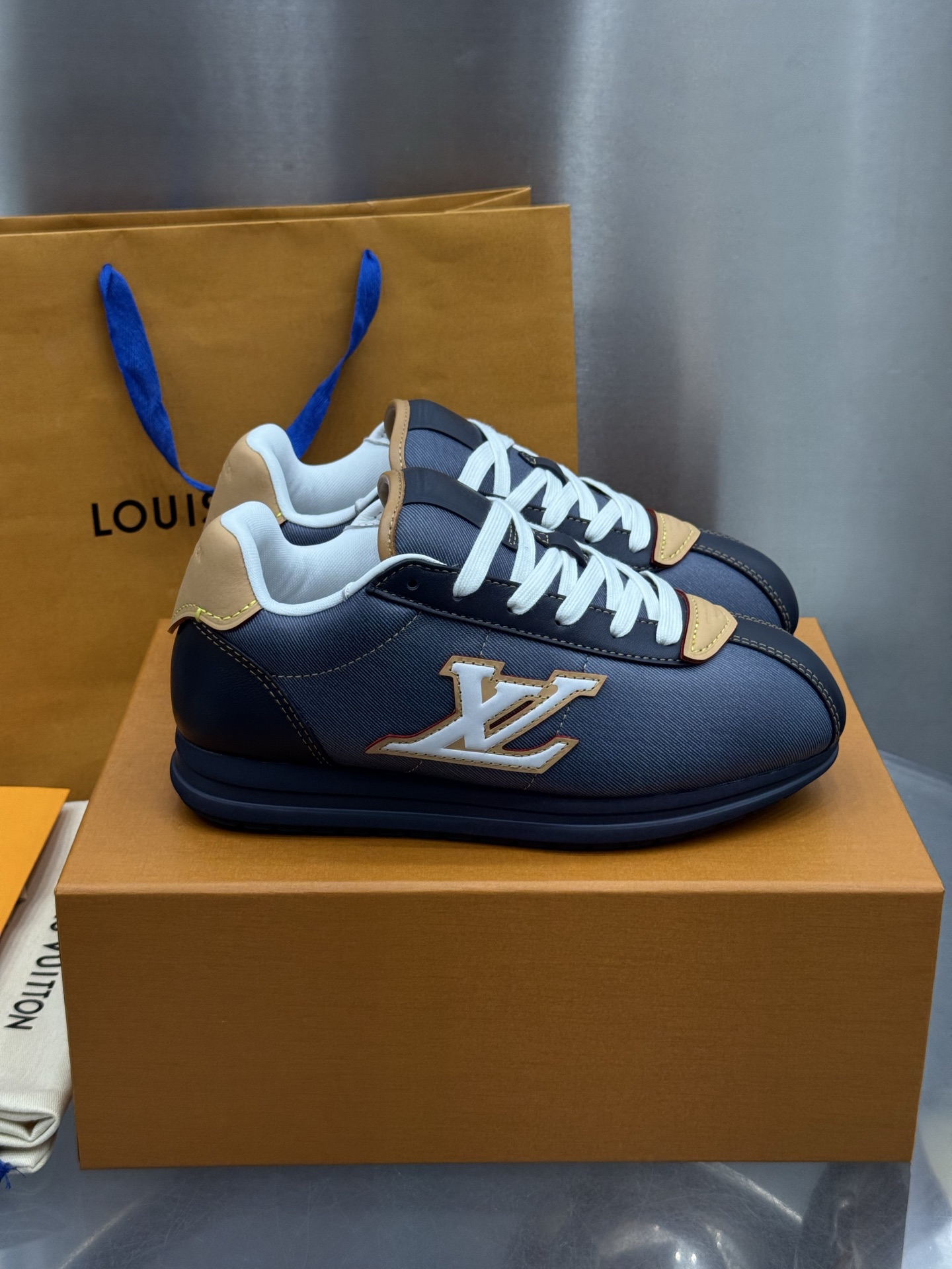 Lv Sneakers-222