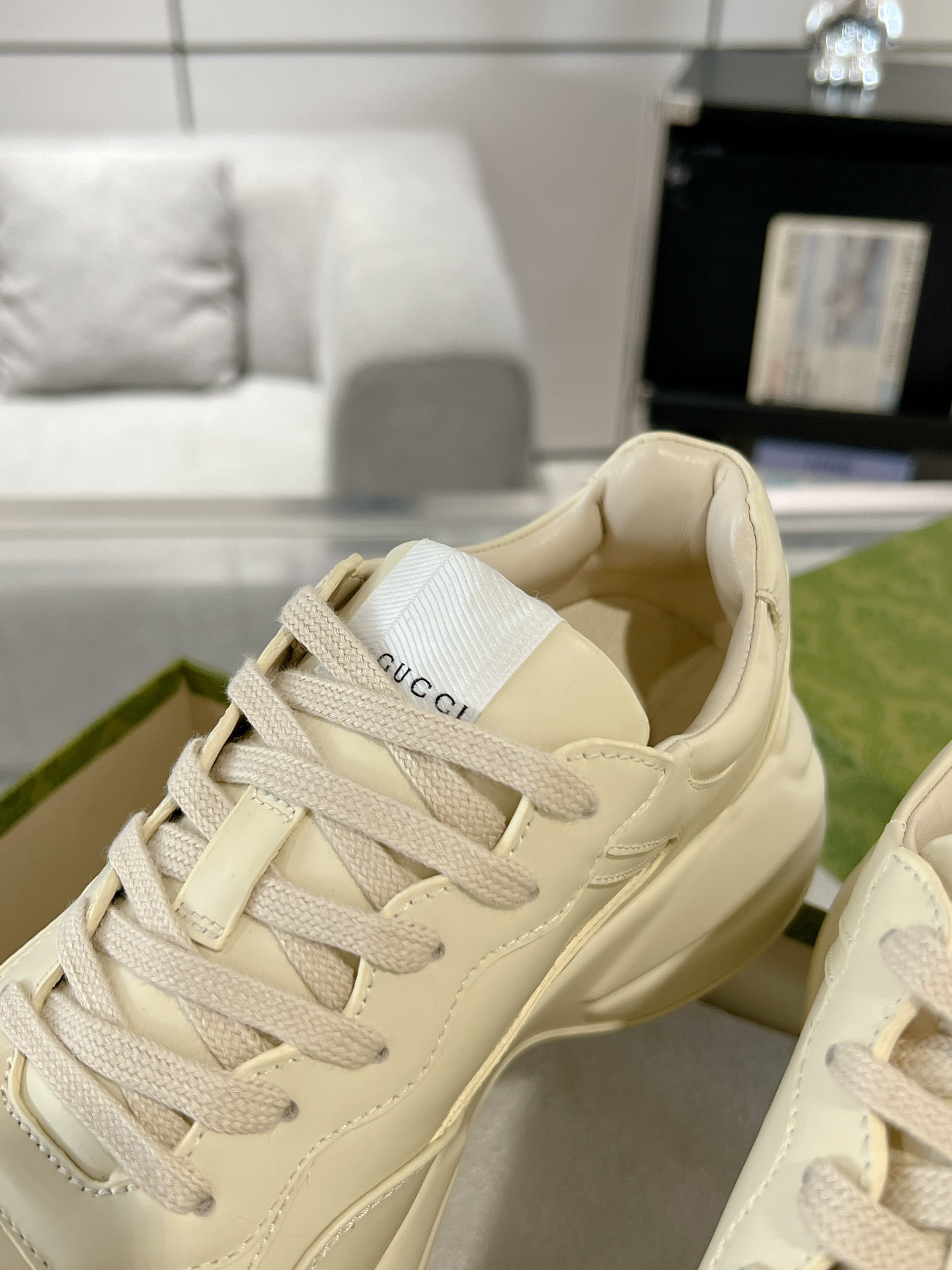 Gucci Sneakers-208