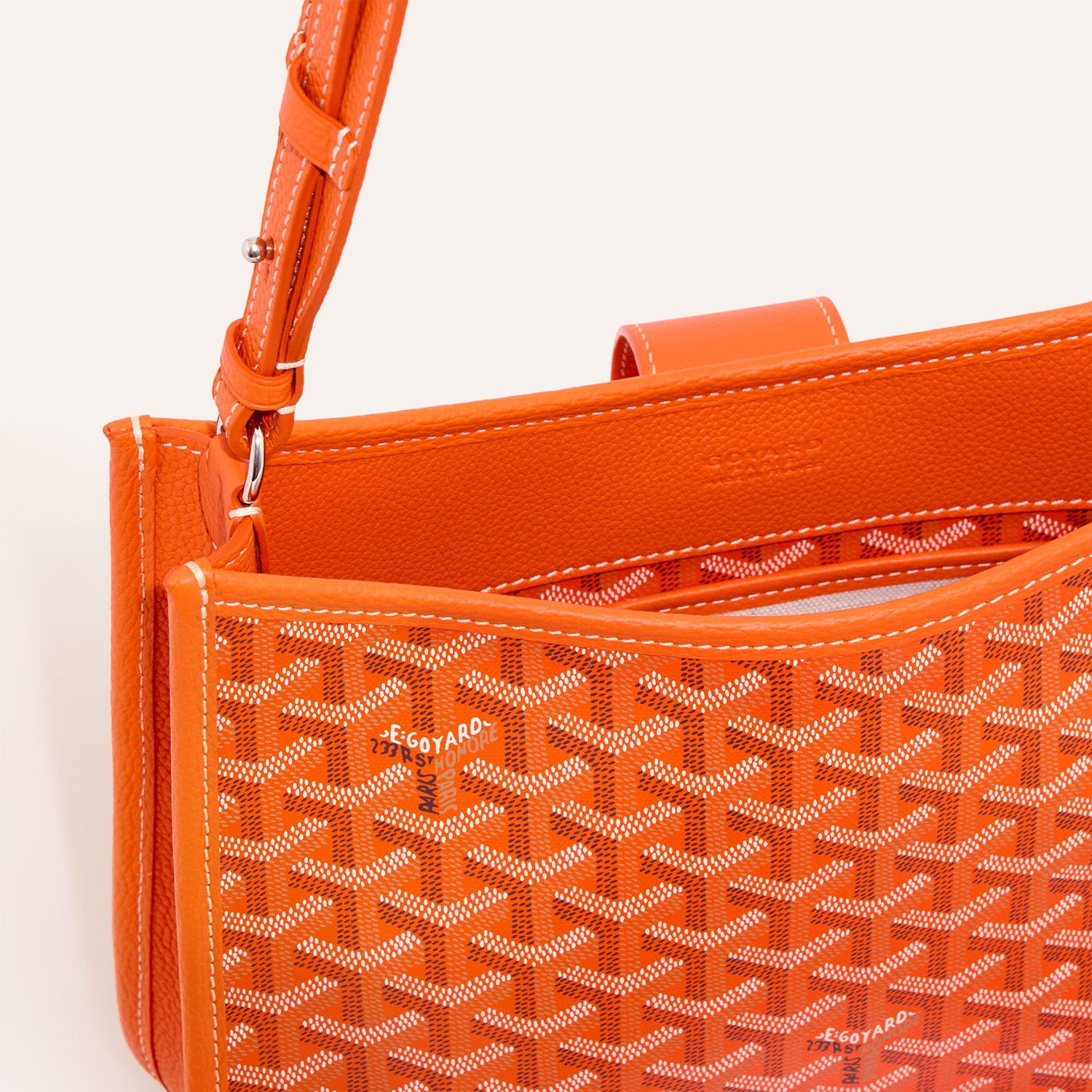 Musette bag