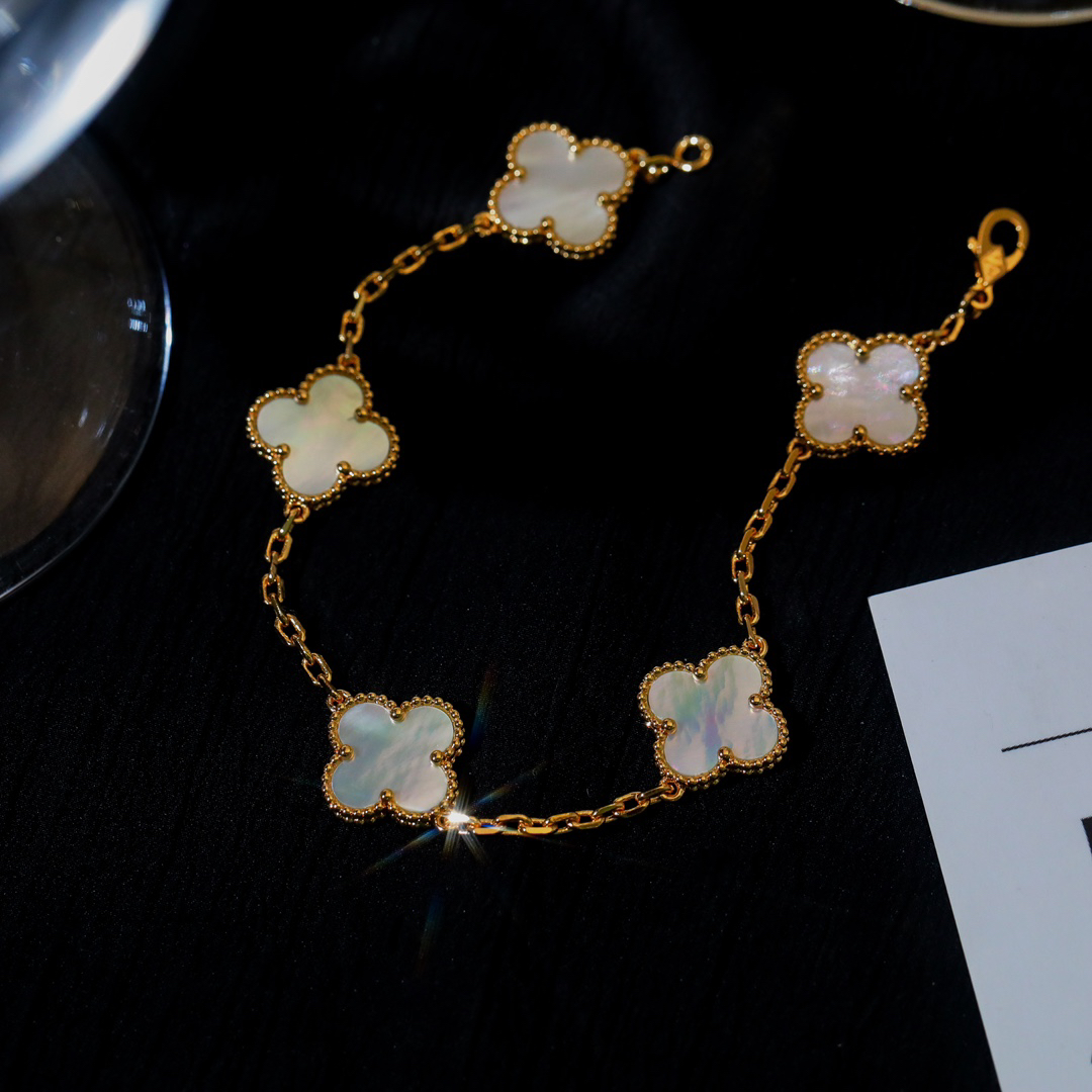 Van Cleef & Arpels Bracelet-76