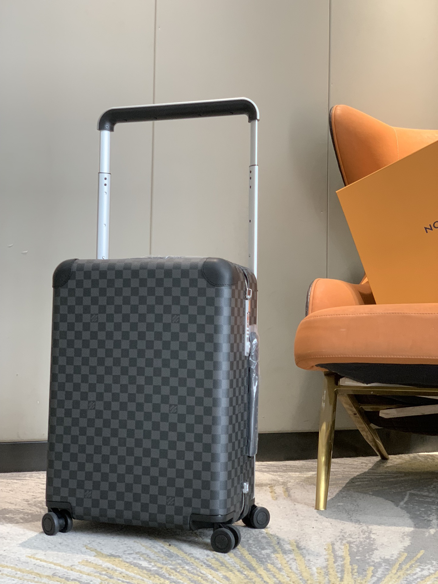 LV luggage-74
