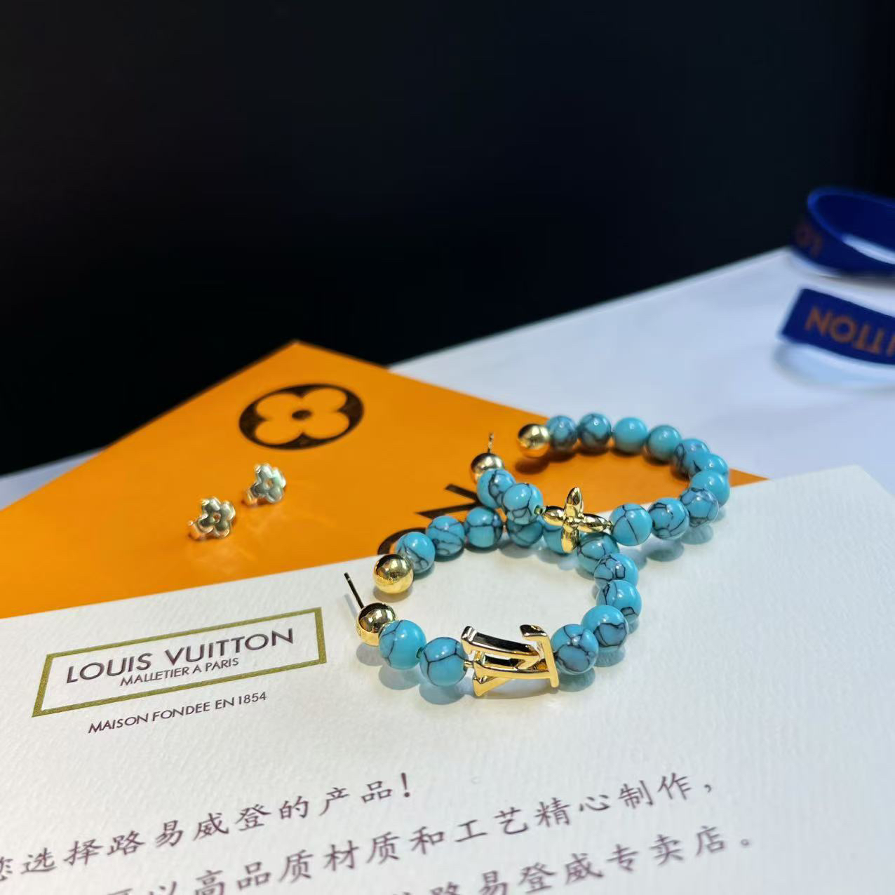 LV earrings-30