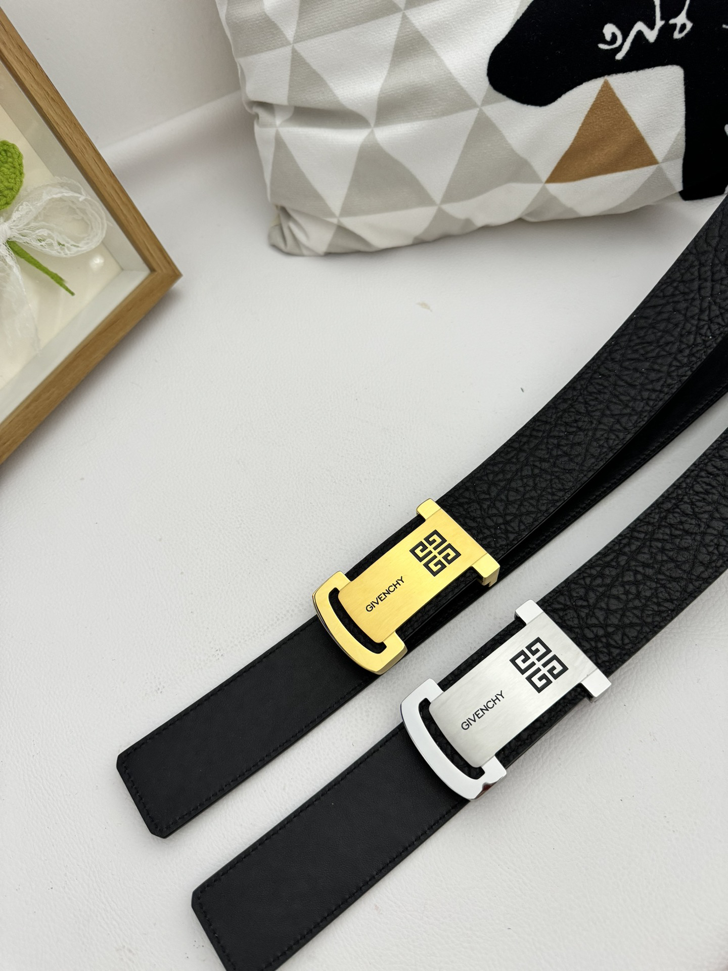 Givenchy belt-132