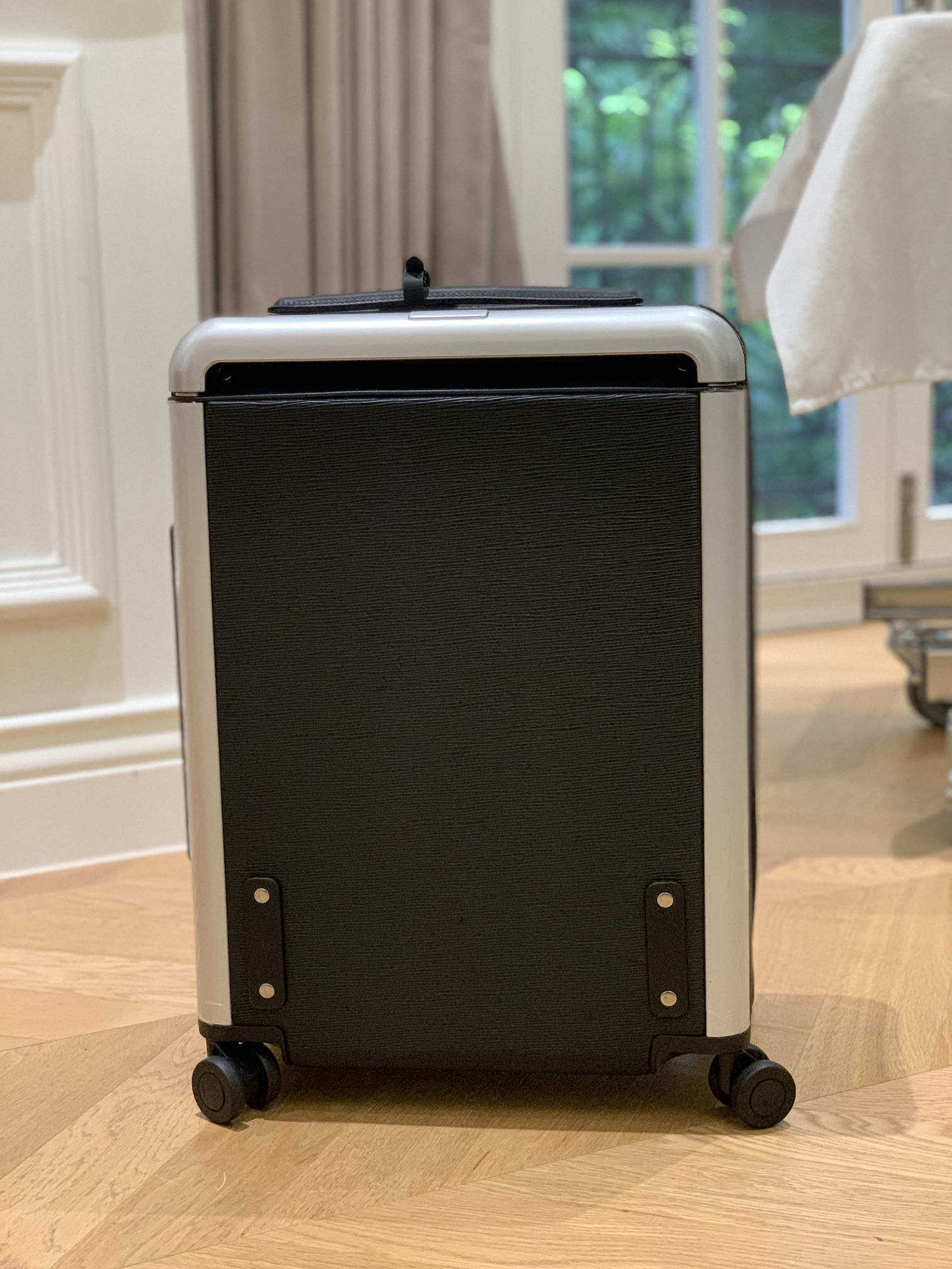 LV luggage-40