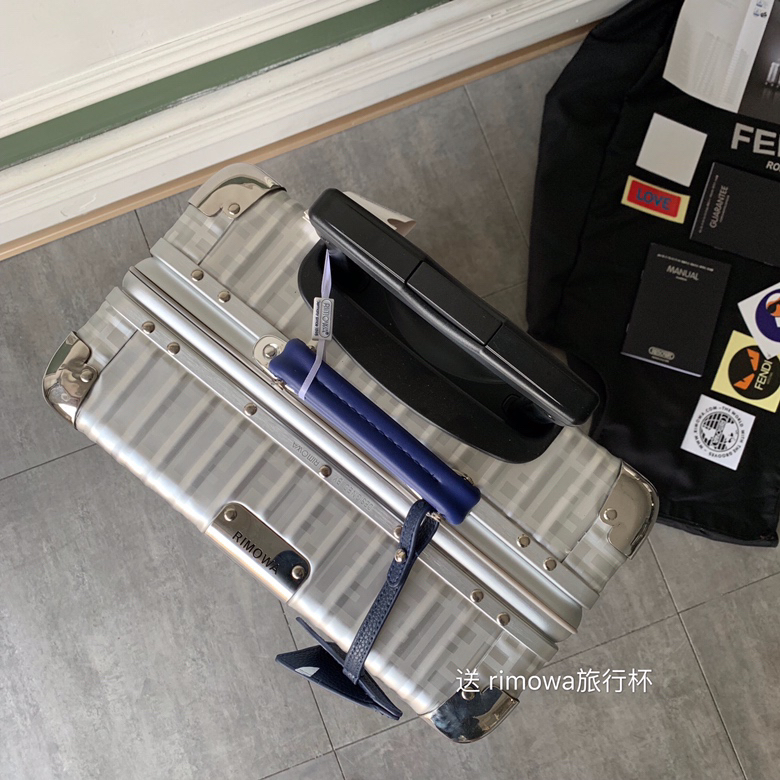 Fendi luggage-10