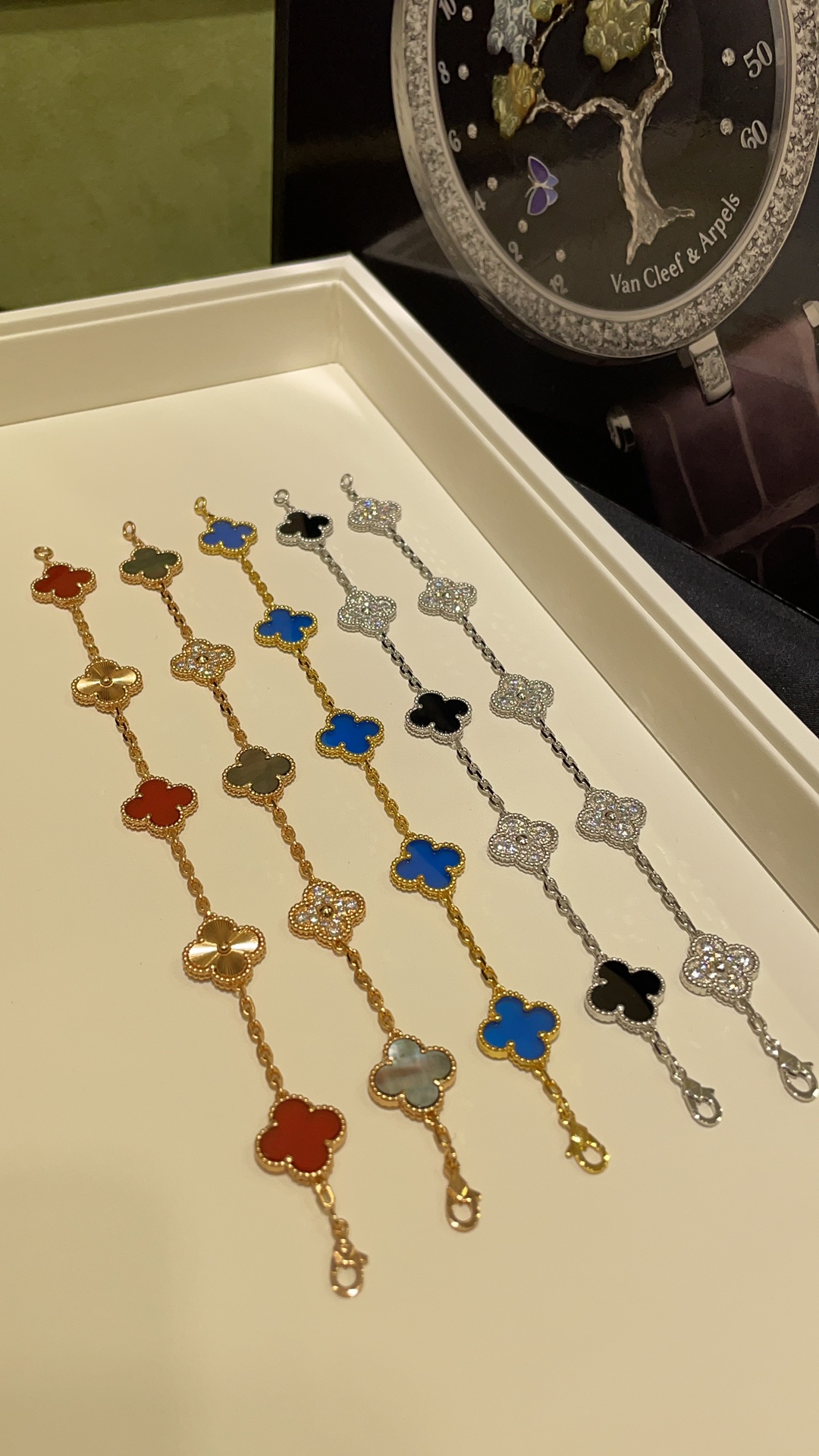 Van Cleef & Arpels Bracelet-101