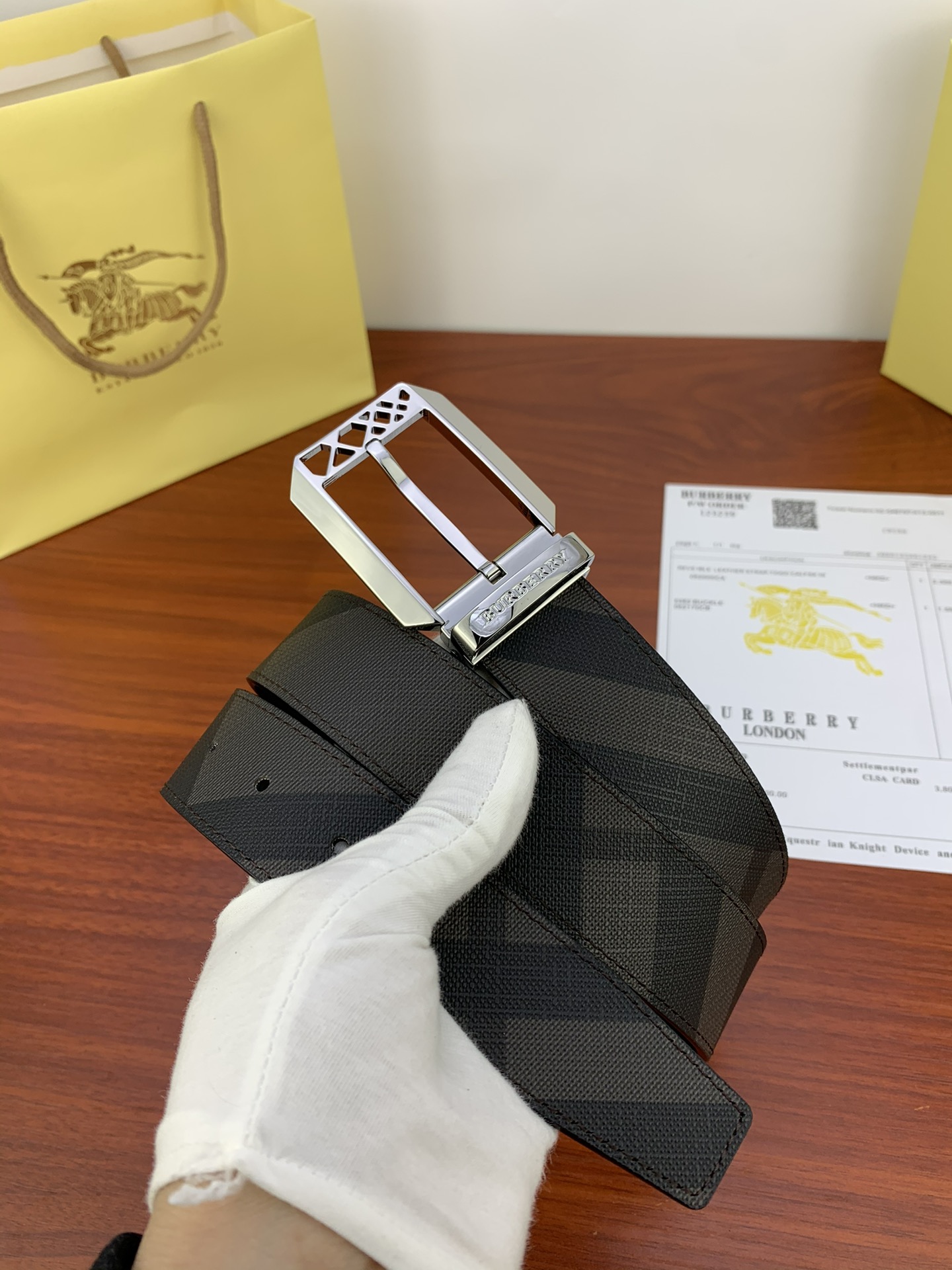 Burberry belt-117