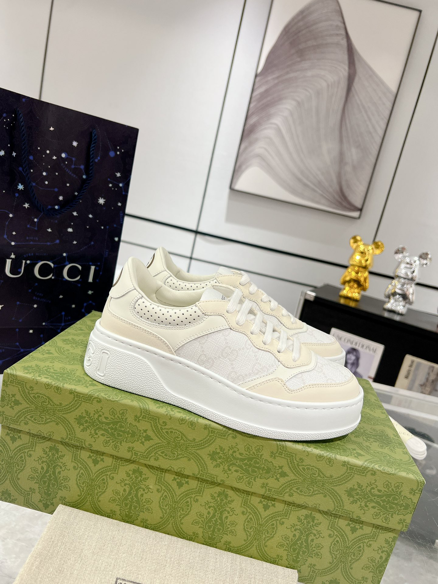 Gucci Sneakers-238