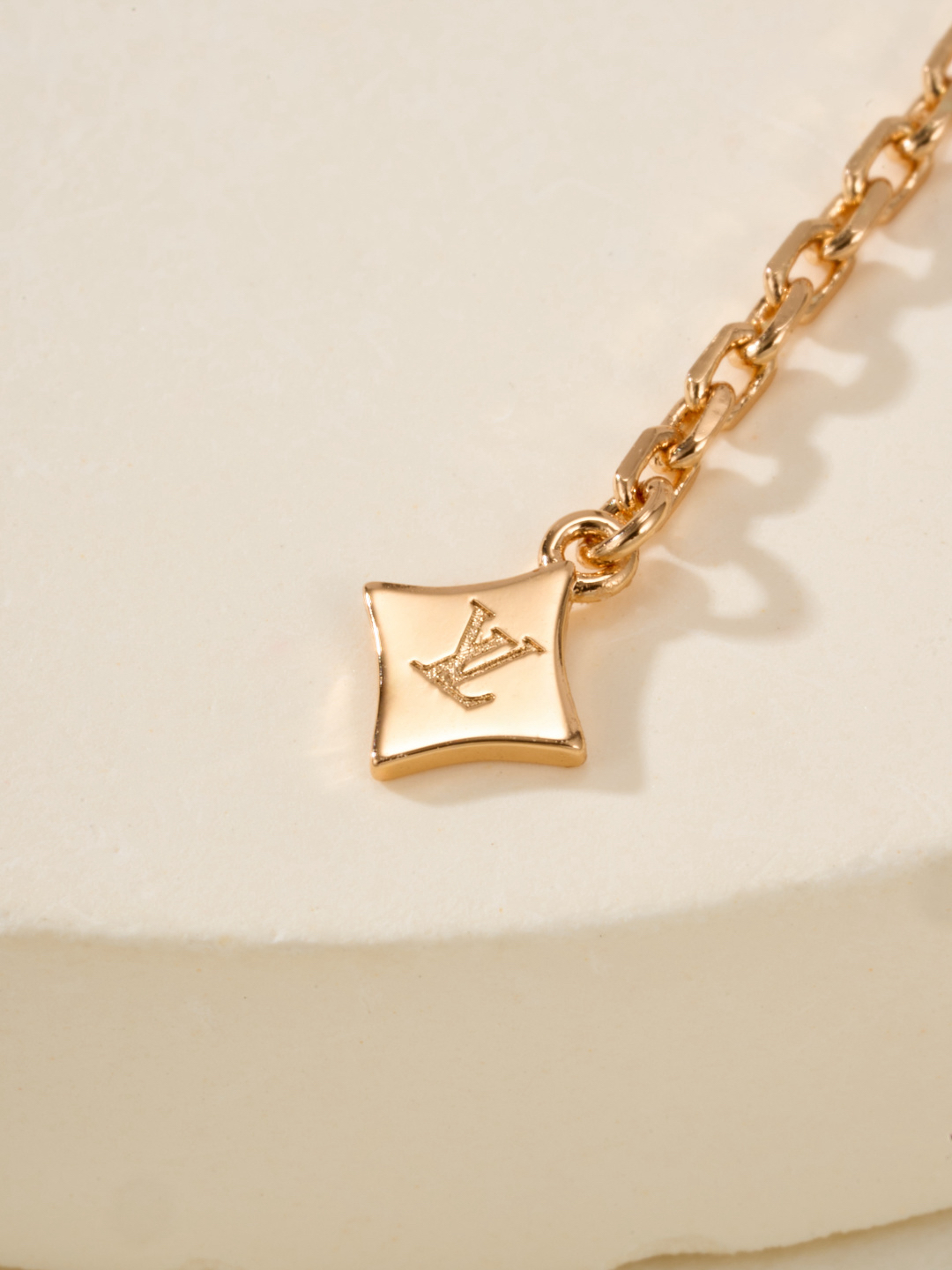 LV necklace-28