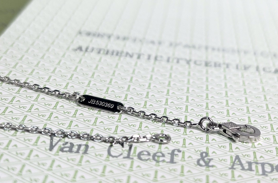 Van Cleef & Arpels necklace-50