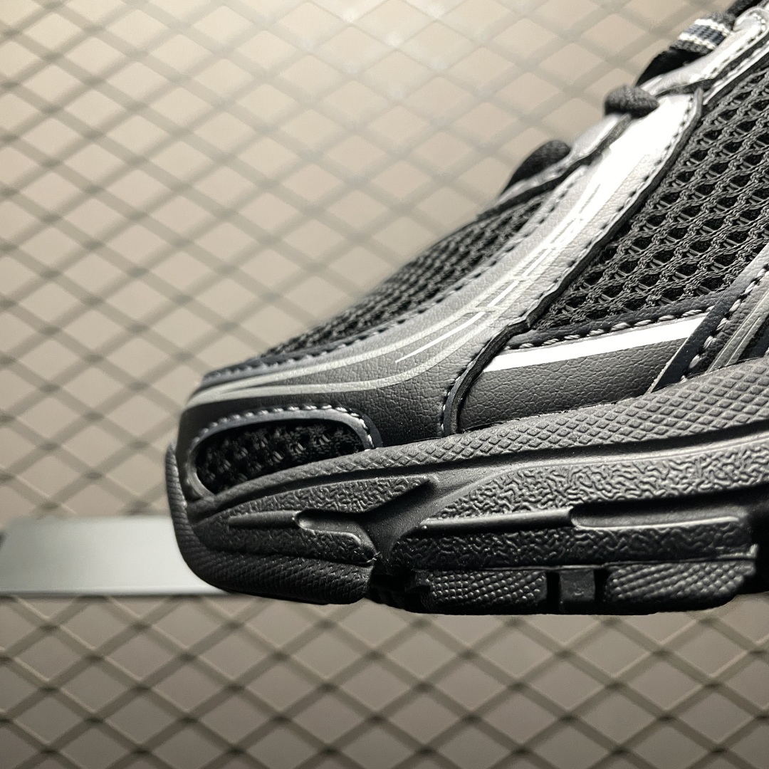 New Balance Sneakers-49