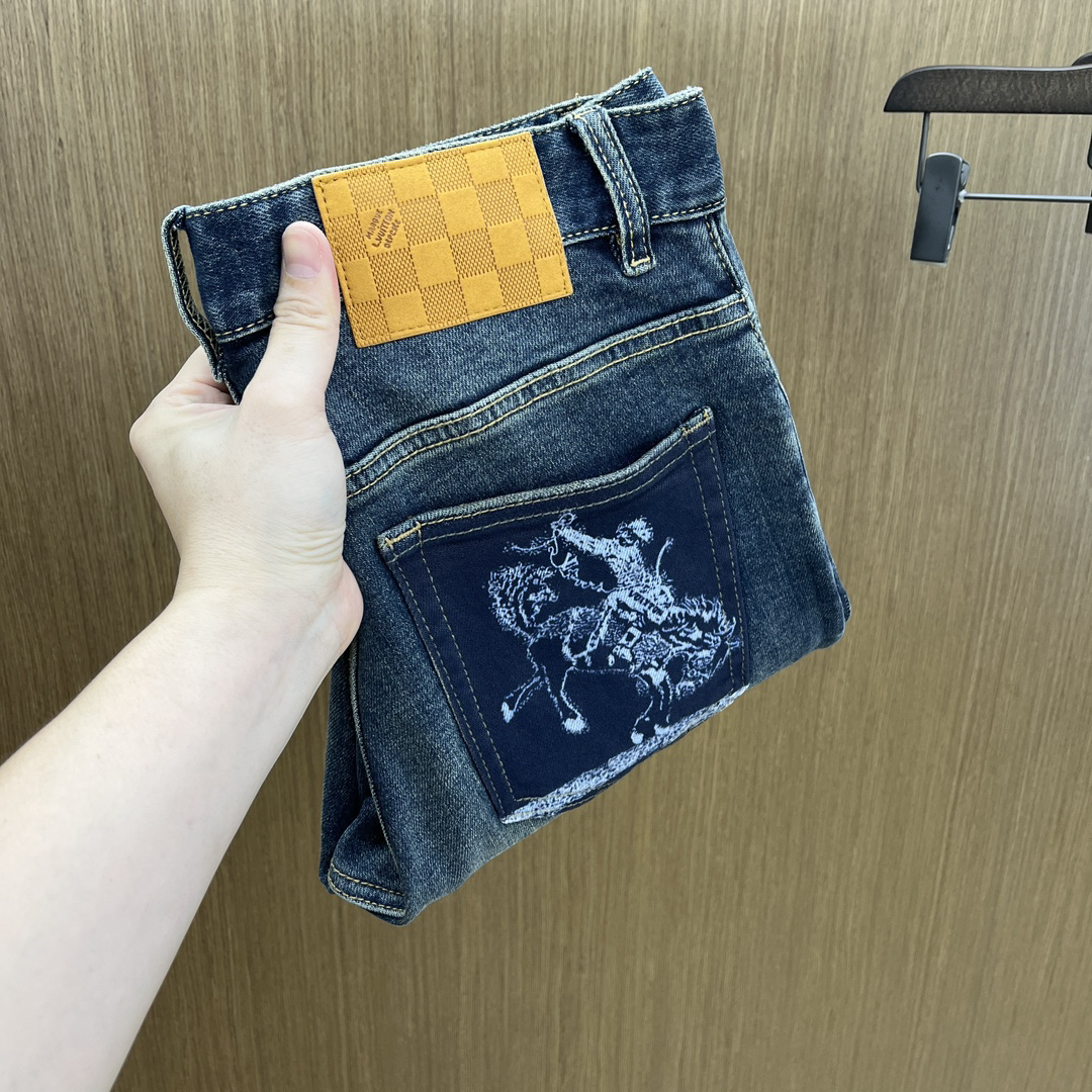 LV Clothing-18