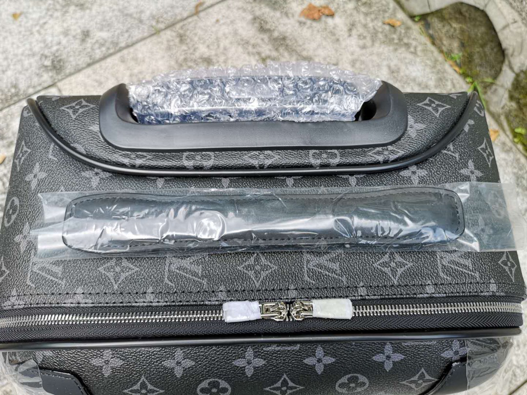 LV luggage-93