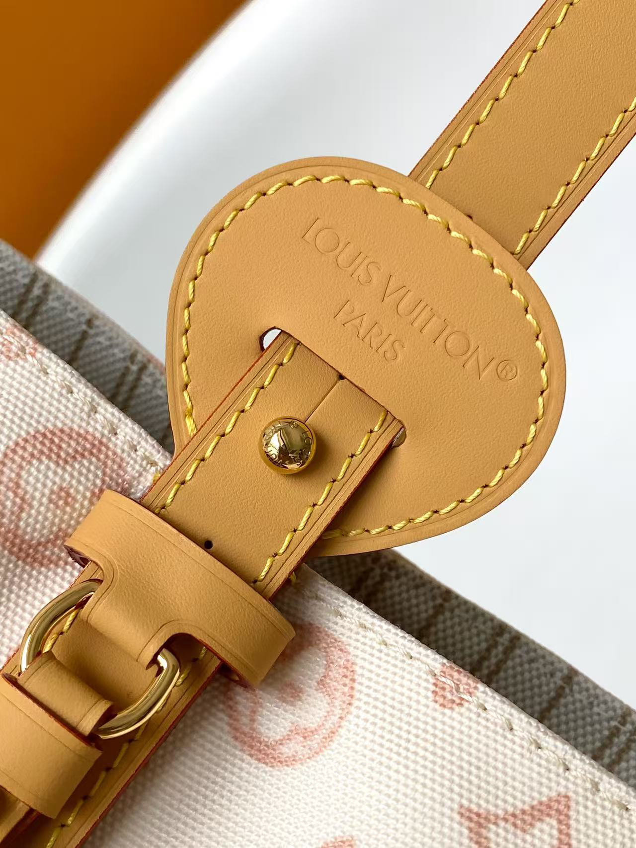 Louis Vuitton Hot New Product-224