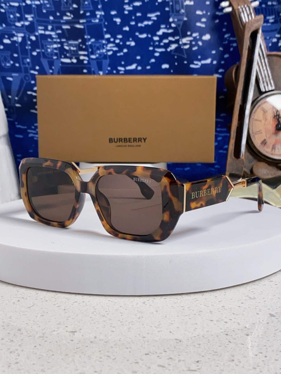 Burberry glasses-3
