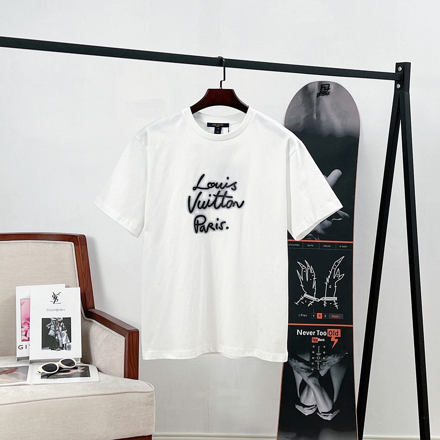 LV clothing-238