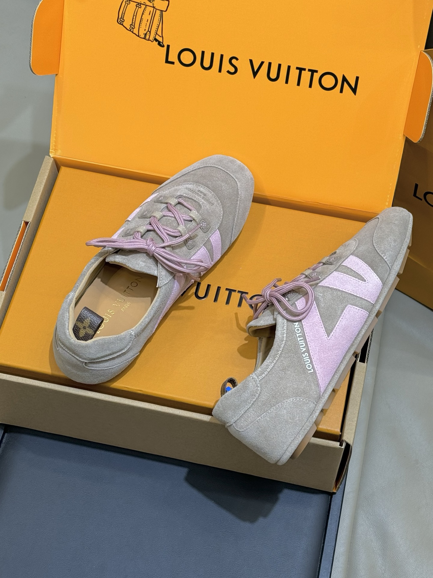Lv Sneakers-228