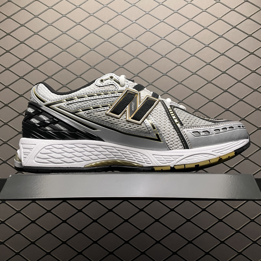 New Balance Sneakers-70