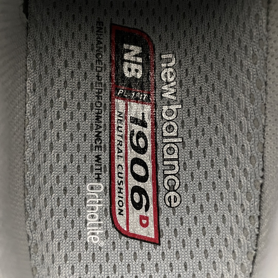 New Balance Sneakers-85