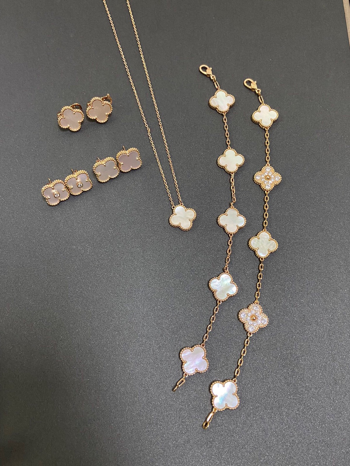 Van Cleef & Arpels earring-83