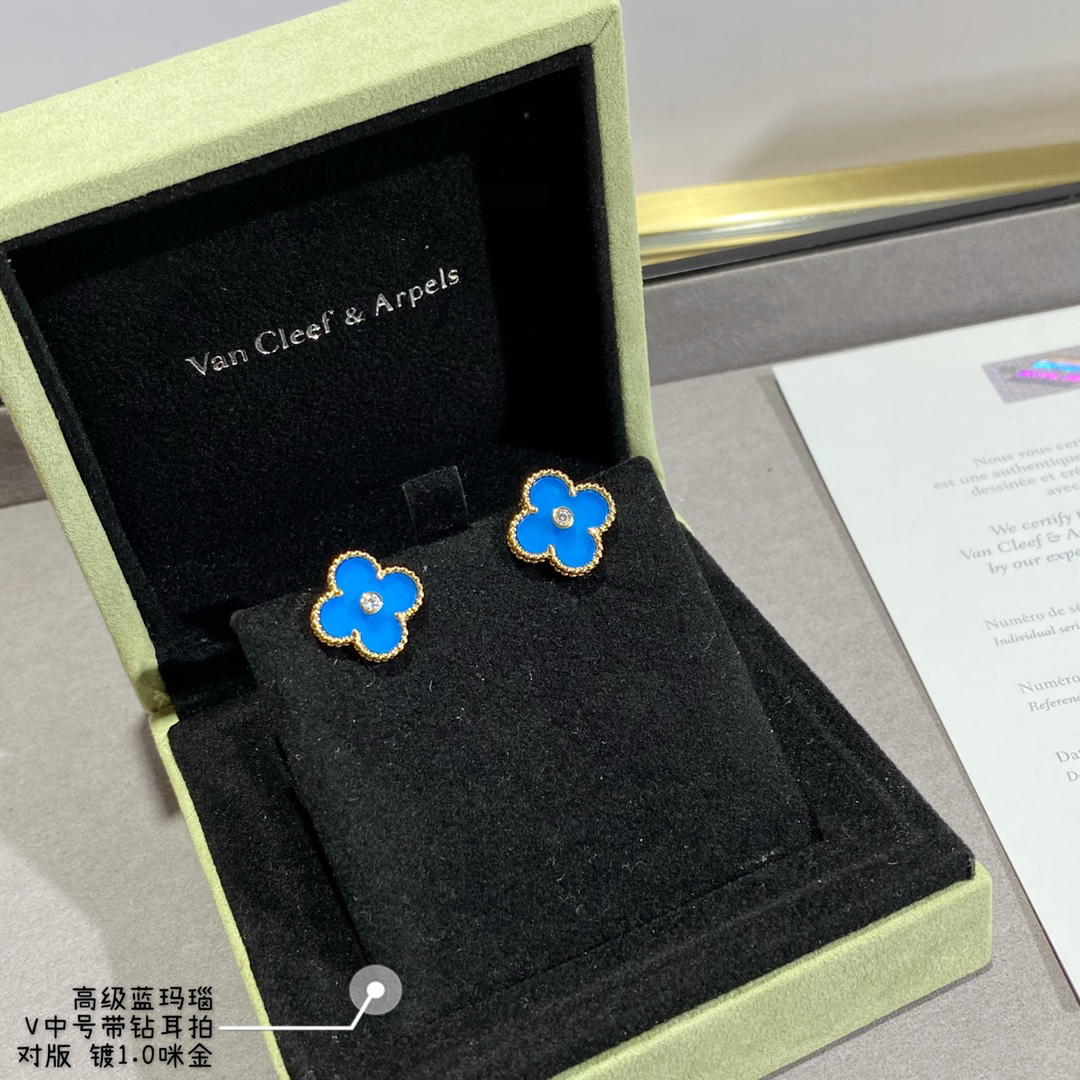 Van Cleef & Arpels earring-60
