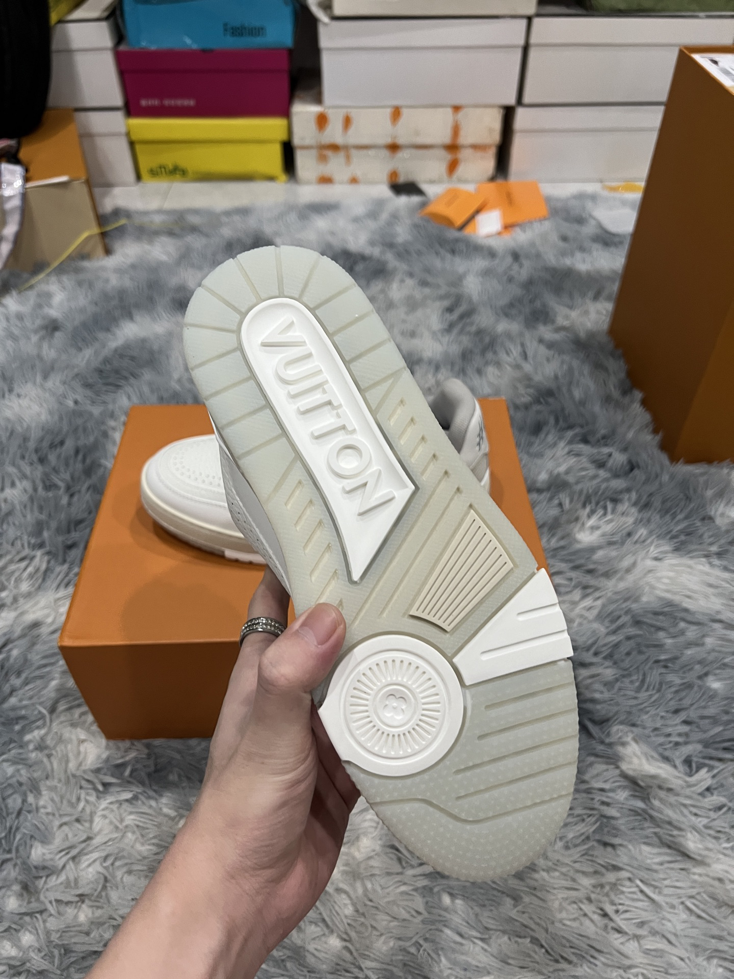 Lv Sneakers-74