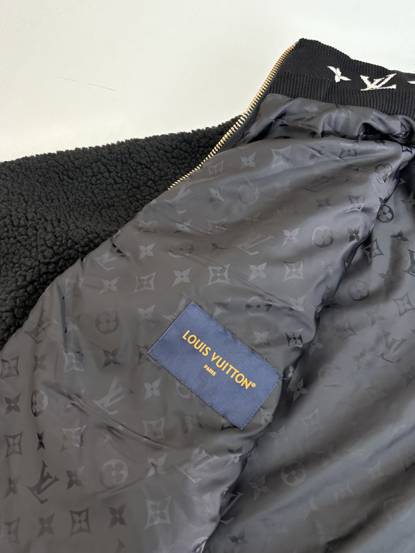 LV Clothing-294