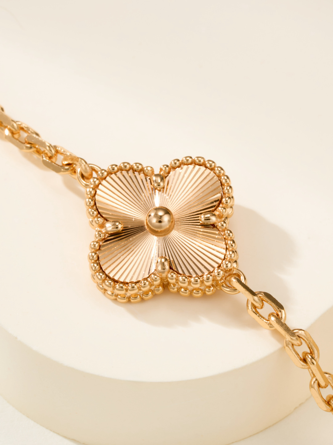 Van Cleef & Arpels Bracelet-83