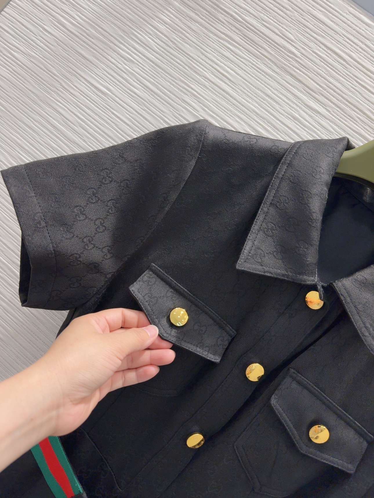 Gucci clothing-216