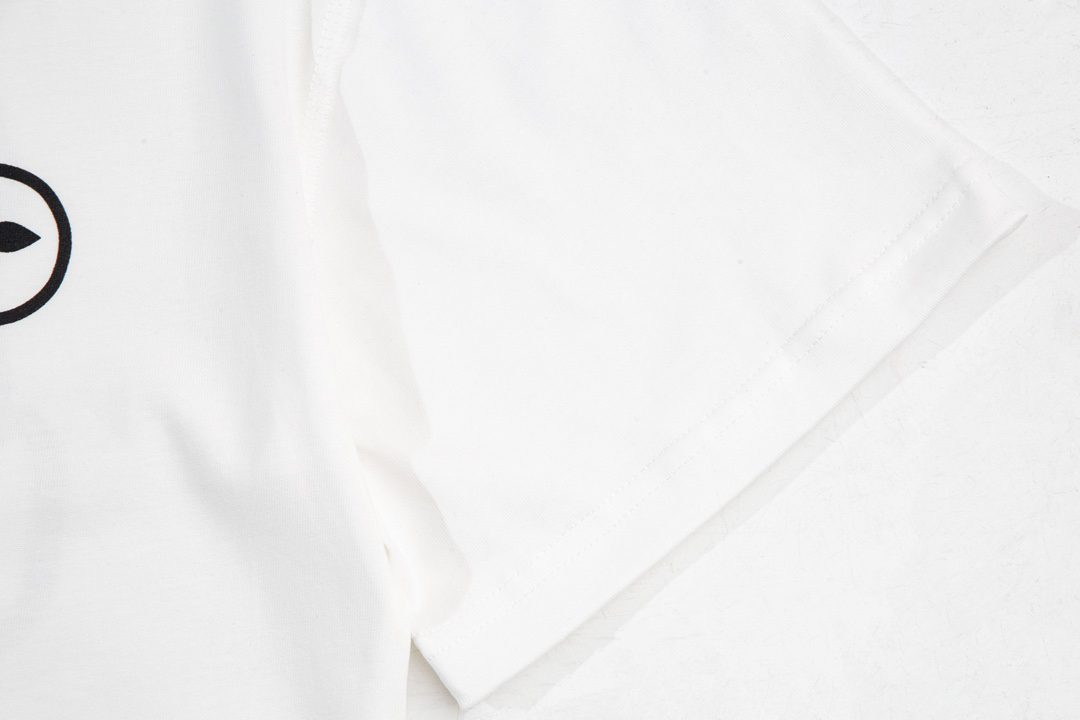 LV clothing-73