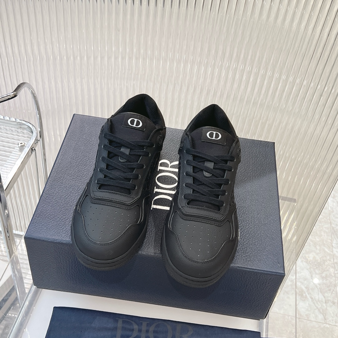 Dior Sneakers-124