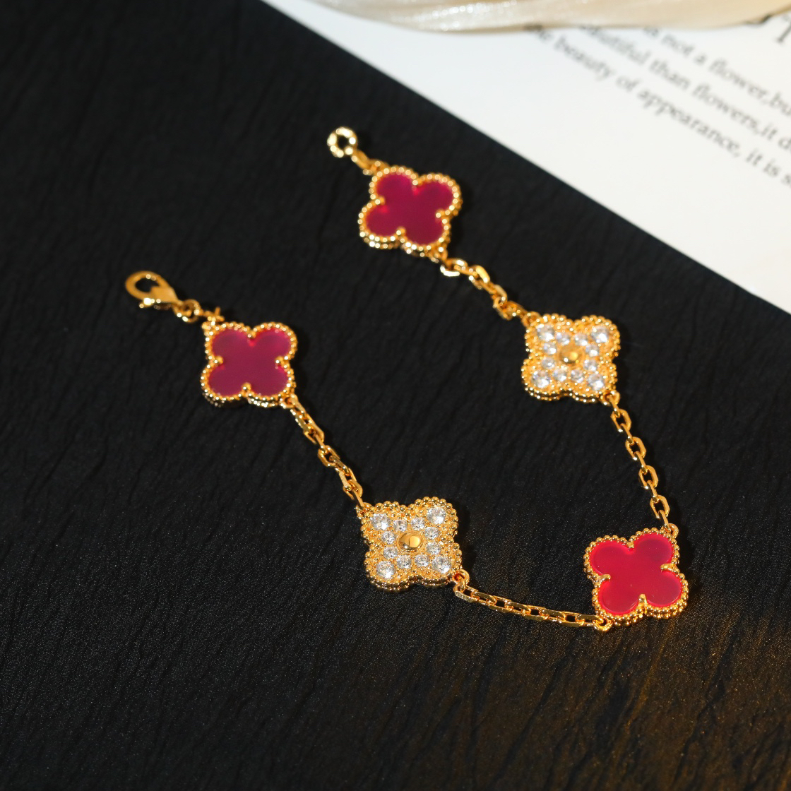 Van Cleef & Arpels Bracelet-72