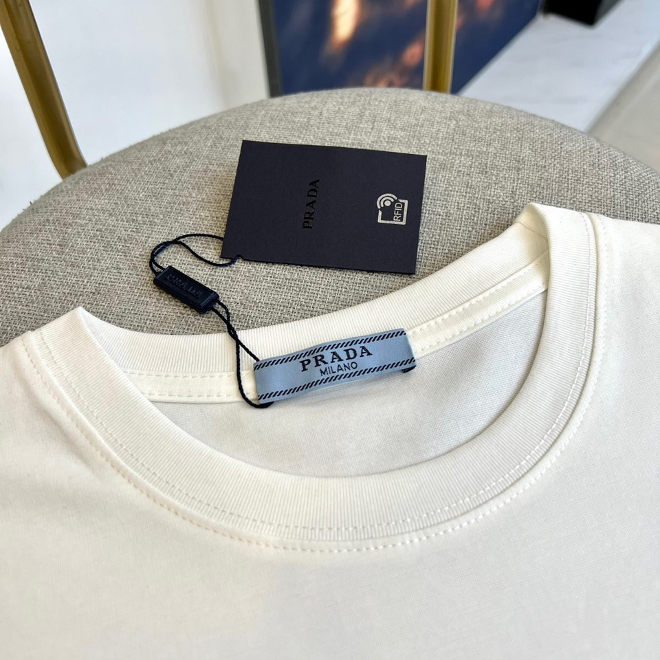 Prada clothing-262