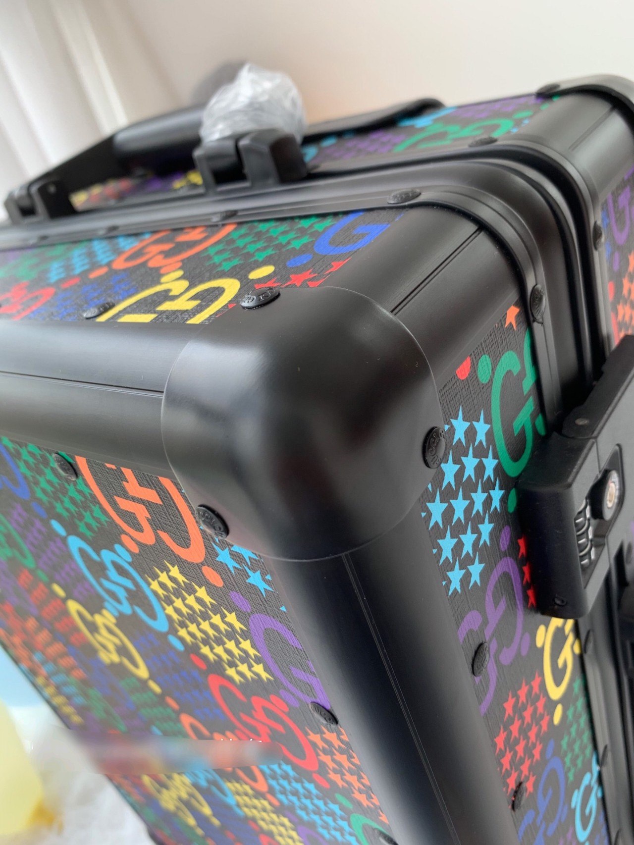 Gucci luggage-27