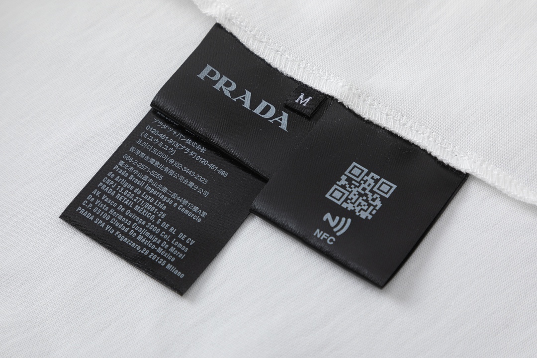 Prada clothing-38