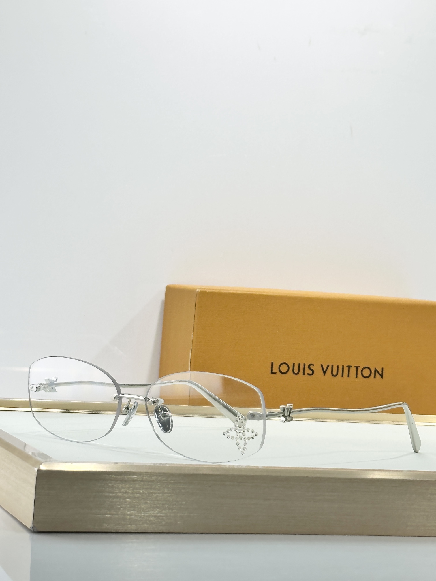 LV glasses-11