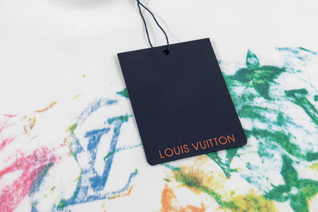 LV clothing-150