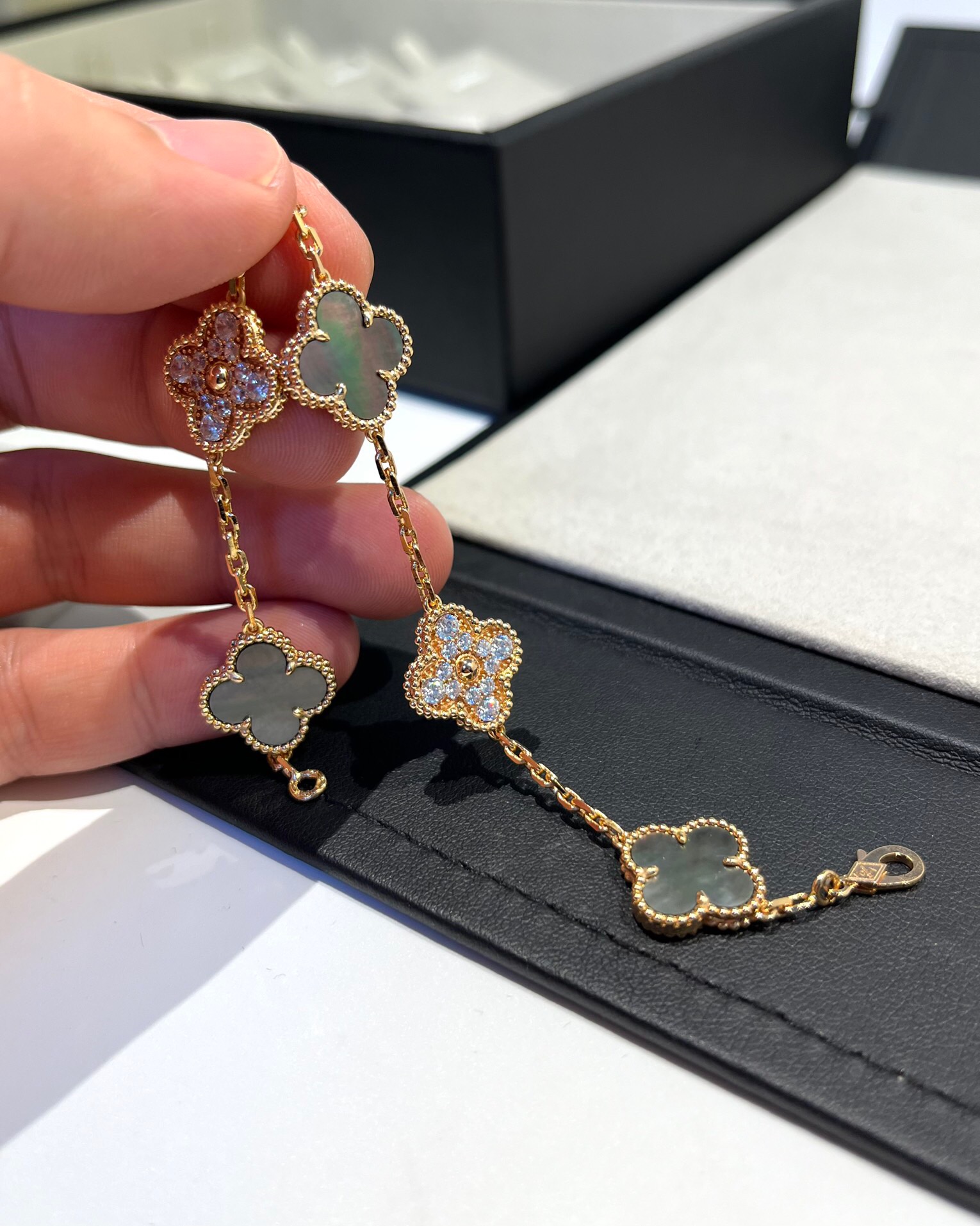 Van Cleef & Arpels Bracelet-12