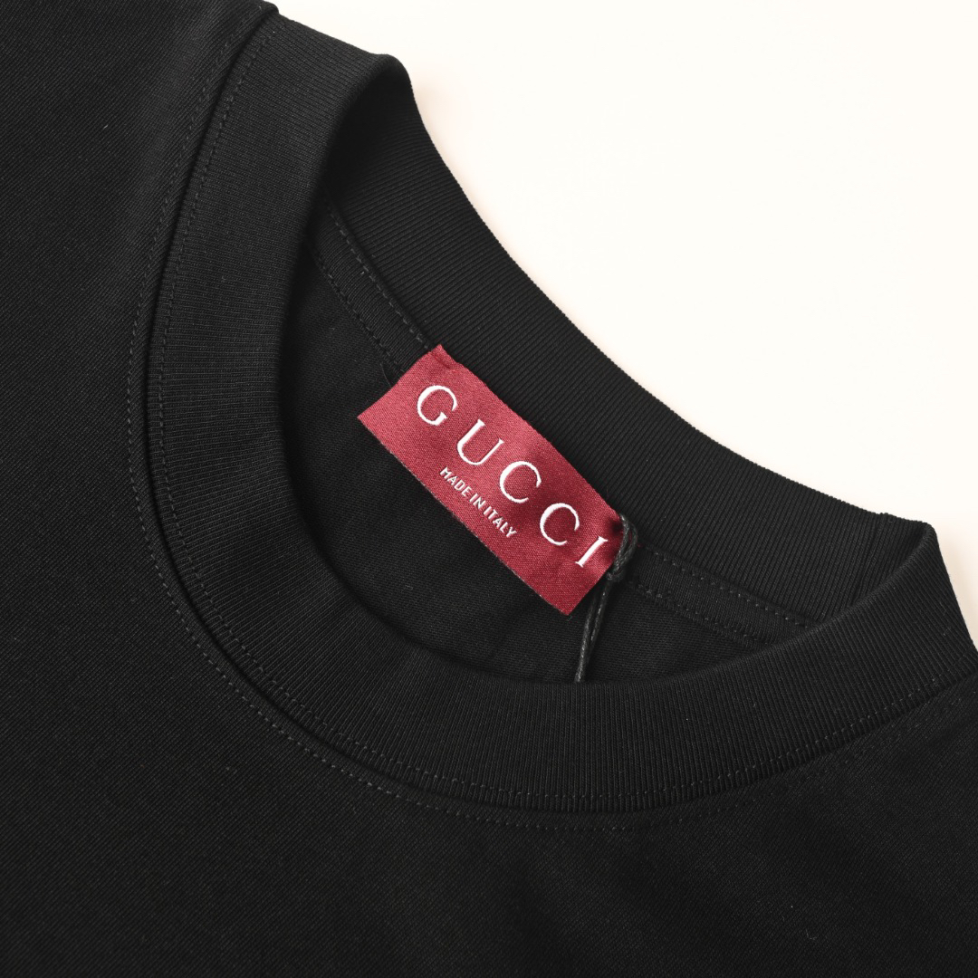 Gucci clothing-243