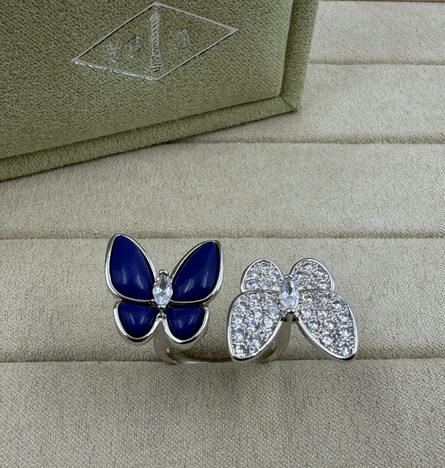 Van Cleef & Arpels ring-65