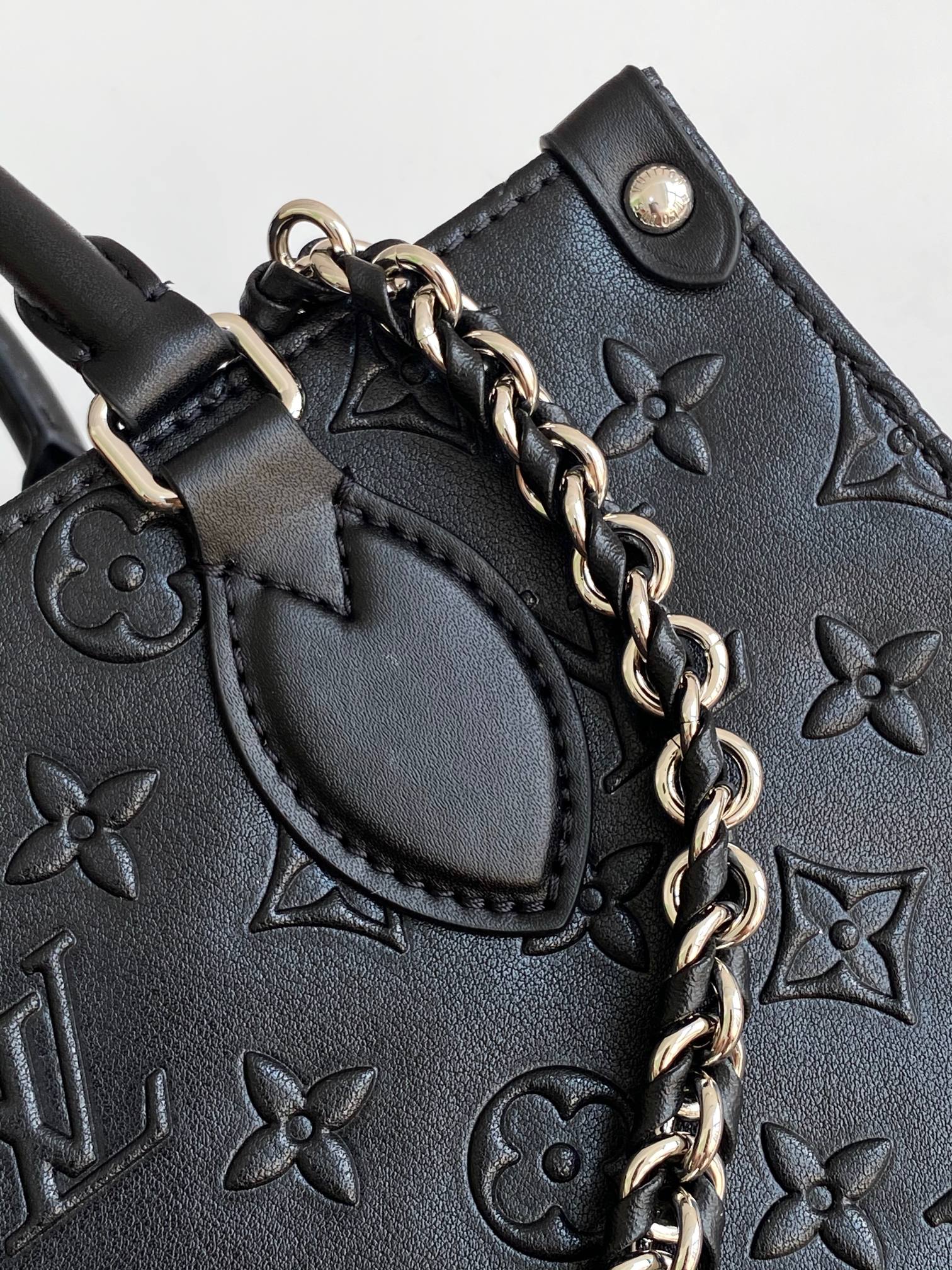 Louis Vuitton Hot New Product-207