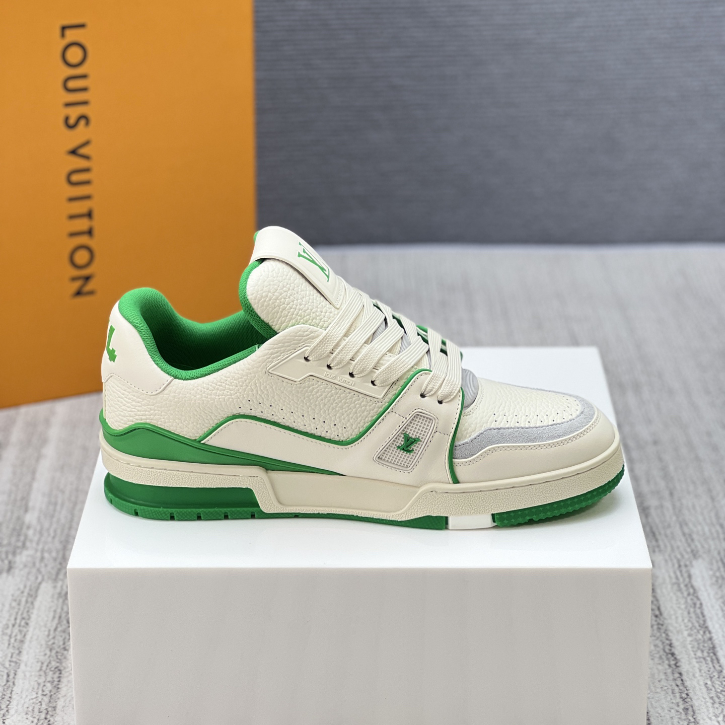 Lv Sneakers-150