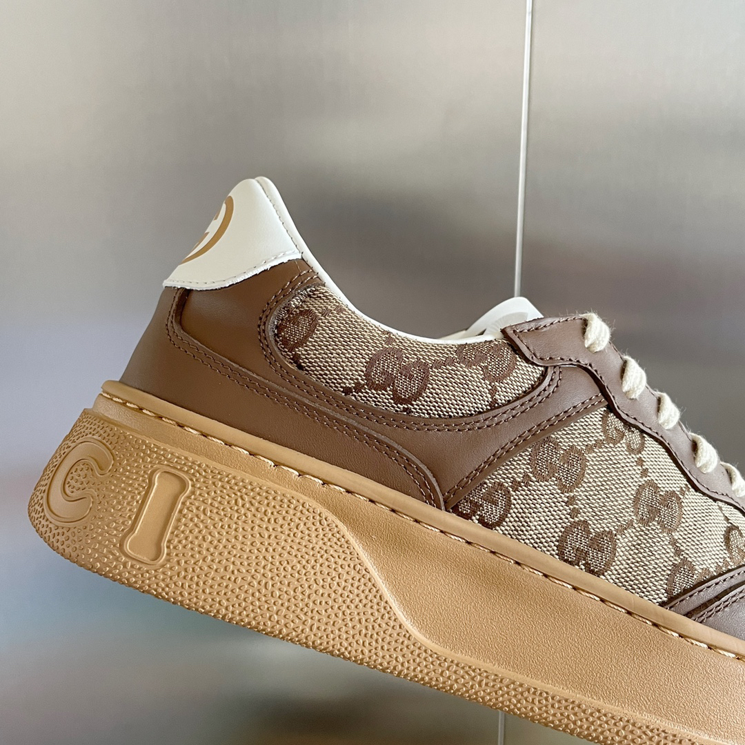 Gucci Sneakers-165
